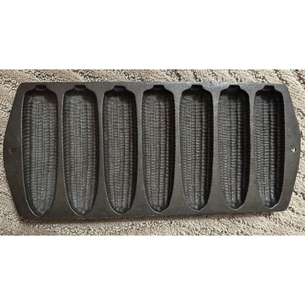 Wagner marked  “W” “1” cast iron 7 corn stick pan